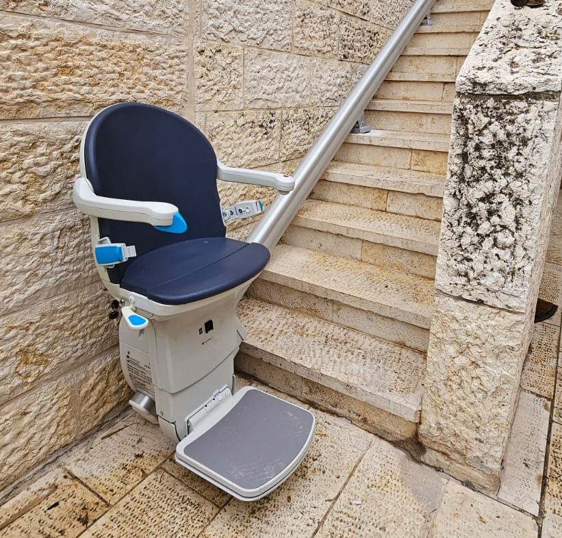 מעלון כסא לגרם מדרגות ישר