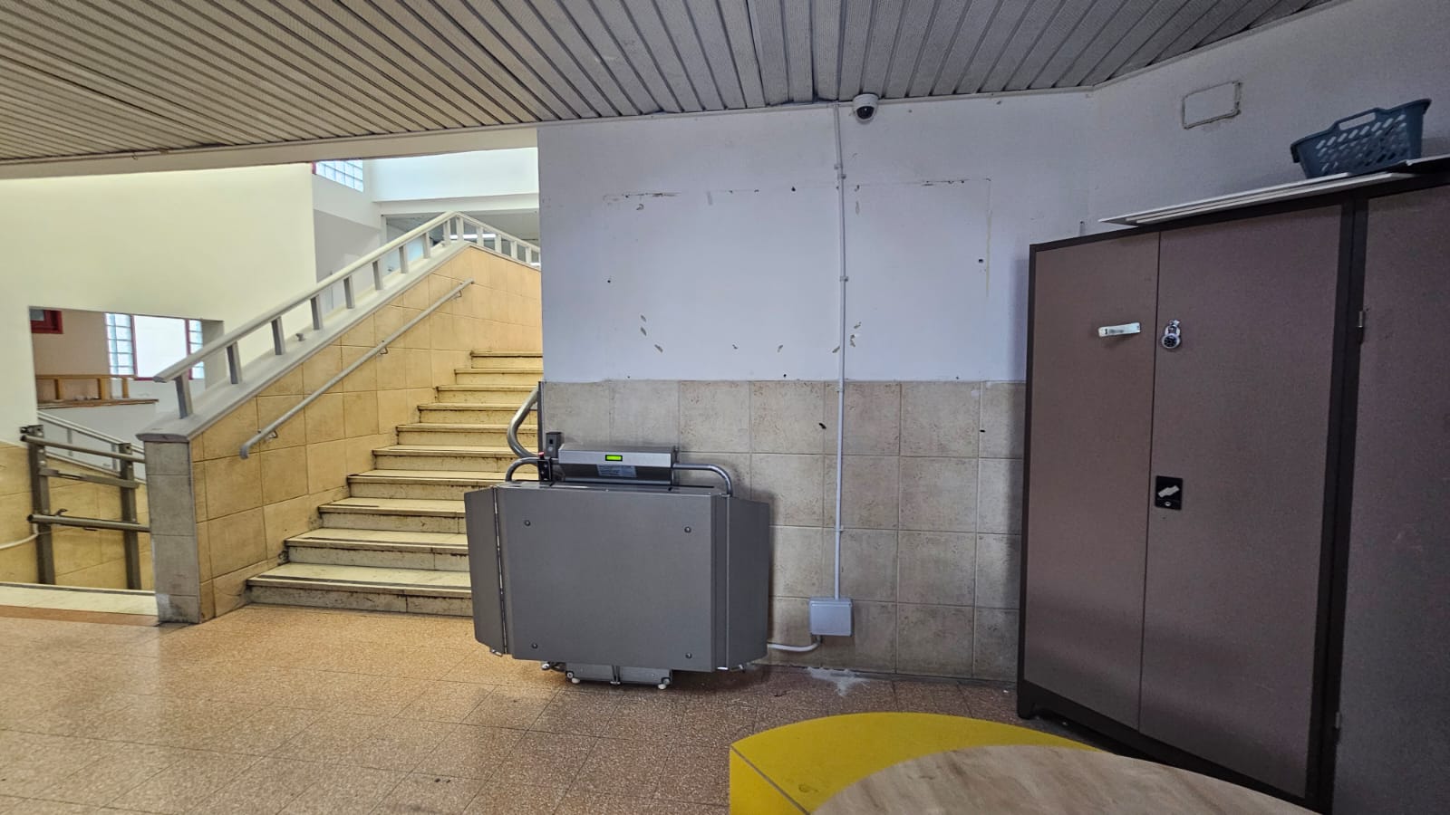 מעלון משטח במעלה אדומים