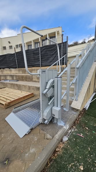 מעלון משטח דגם דלתא באולפנת עמית בצפת