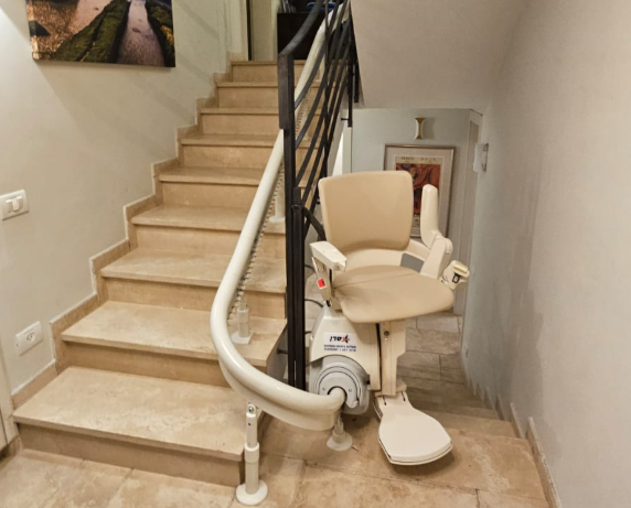 התקנת מעלון כסא ברעננה