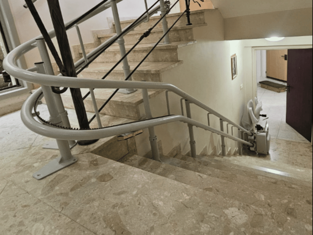 מעלון כסא אלפא בבנימינה