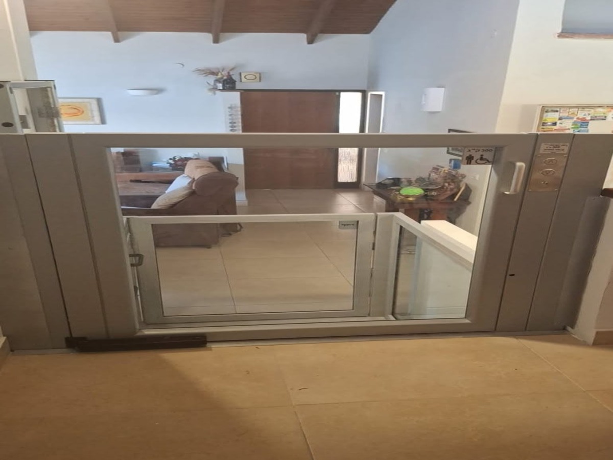 מעלון אנכי ללא פיר מדגם O.D בבית פרטי בצופית