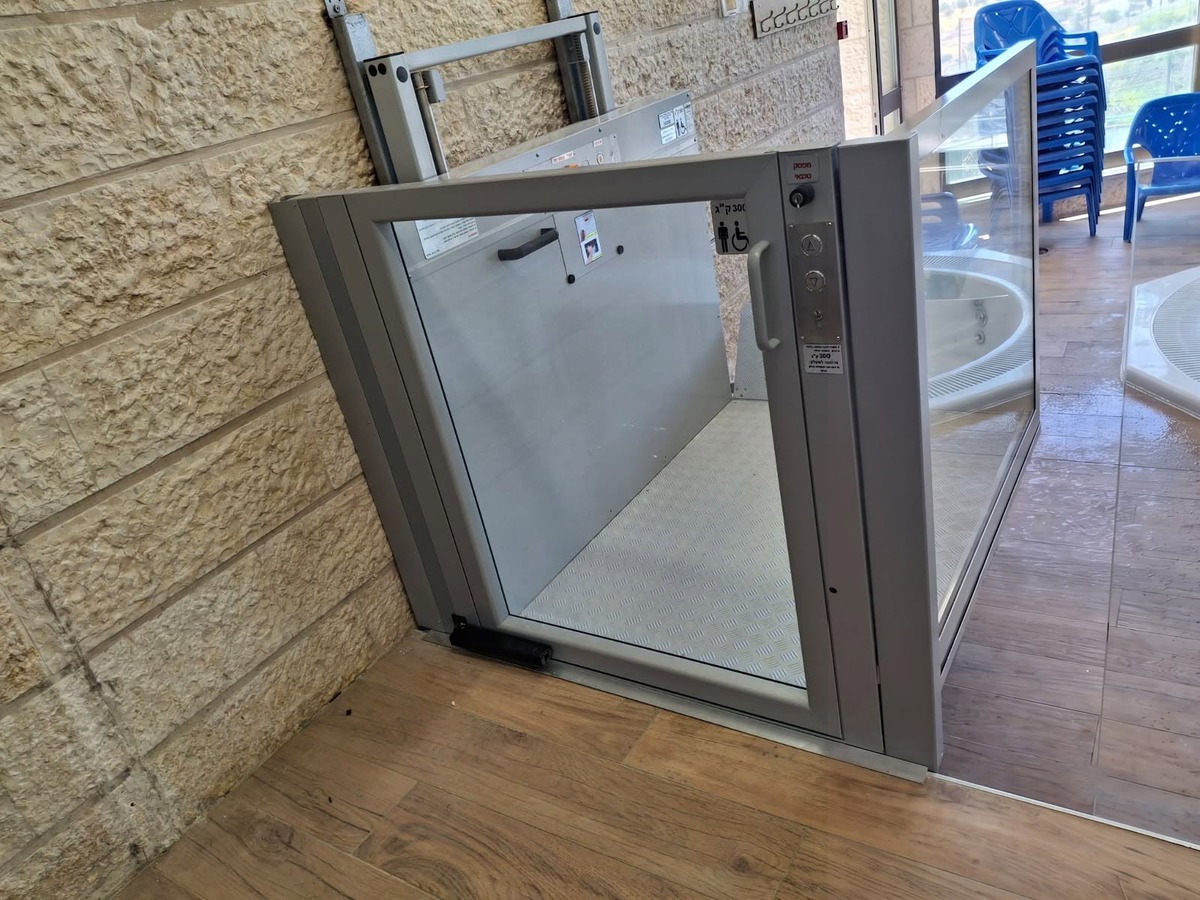 מעלון משטח ברמת רחל